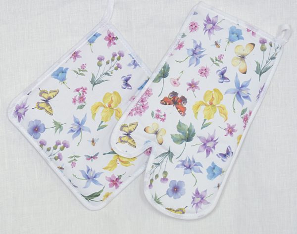 Floral oven mitt potholer kitchen textile, oven backing glove botanical kitchen decor European fine linen Beautiful gifts for baking chef