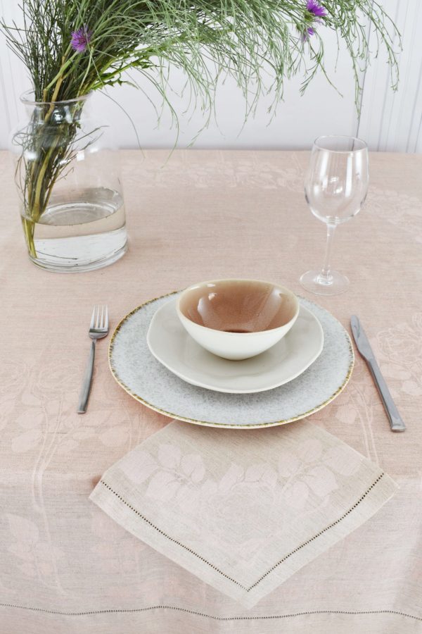 Romantic shabby roses tablecloth - Image 4