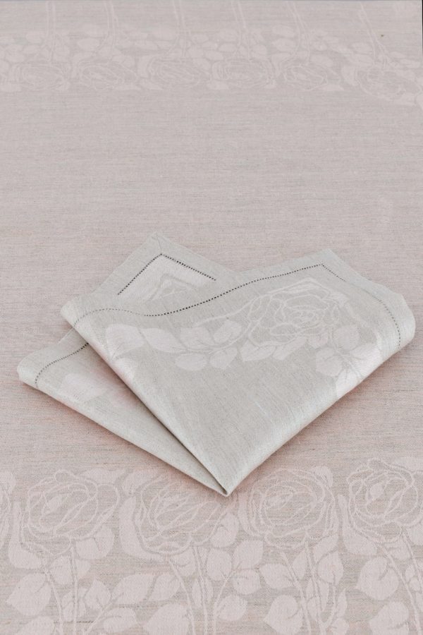 Romantic shabby roses tablecloth - Image 5